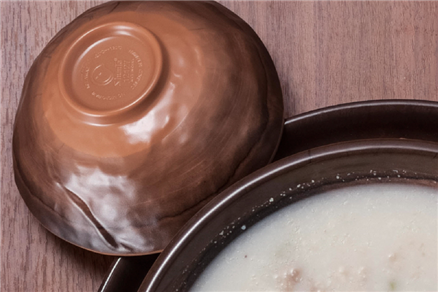 Ceramic round spiral dish